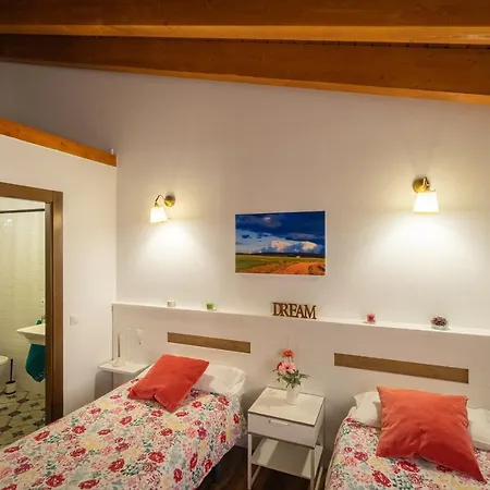 Casa Calero Kır Evi