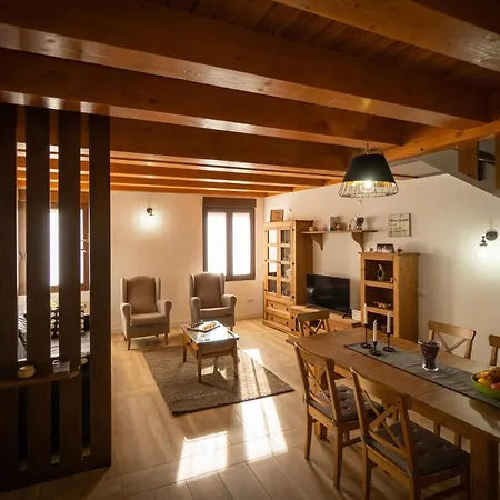 Casa Calero Kır Evi